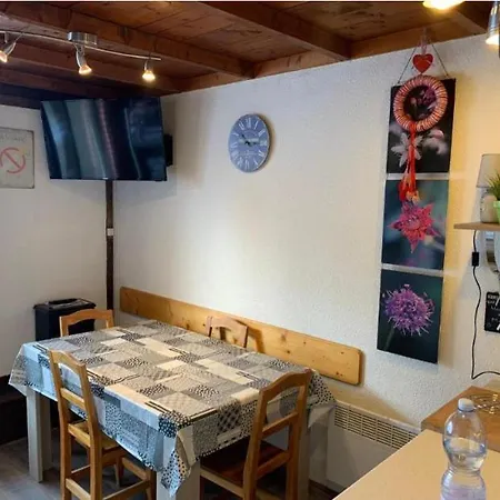 Blanc Apartment